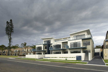 Mollymook Beachfront Executive Apartment - Hervey Bay Accommodation 18