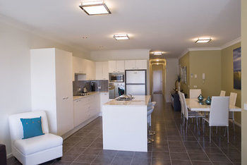 Mollymook Beachfront Executive Apartment - Hervey Bay Accommodation 23