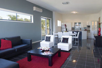 Mollymook Beachfront Executive Apartment - Hervey Bay Accommodation 27