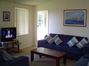 Breeze In Mollymook - Hervey Bay Accommodation 7