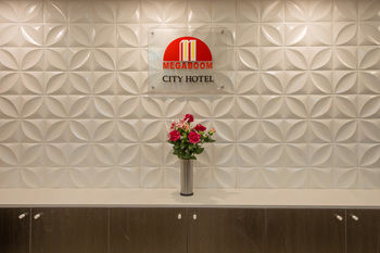 Megaboom City Hotel - Hervey Bay Accommodation 1