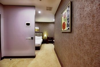 Megaboom City Hotel - Hervey Bay Accommodation 9