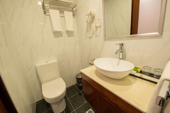 Megaboom City Hotel - Hervey Bay Accommodation 24