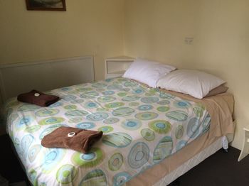 Wisemans Inn Hotel - Hervey Bay Accommodation 0