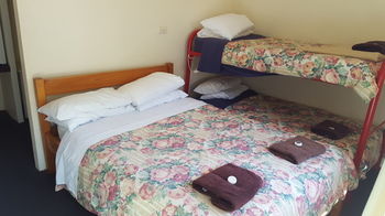 Wisemans Inn Hotel - Hervey Bay Accommodation 2