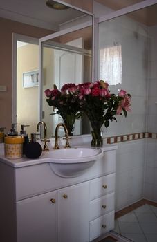 Cutmore Cottages - Bagala Bungalow - Hervey Bay Accommodation 11