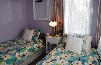 Cutmore Cottages - Bagala Bungalow - Hervey Bay Accommodation 24