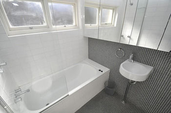 Neutral Bay 9 Bent Furnished Apartment - Hervey Bay Accommodation 3