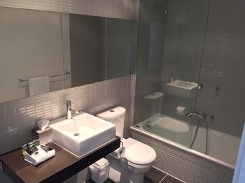 Harbour Town Apartment - Hervey Bay Accommodation 1