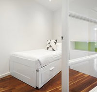 Melbourne Holiday Apartments Flinders Wharf - Hervey Bay Accommodation