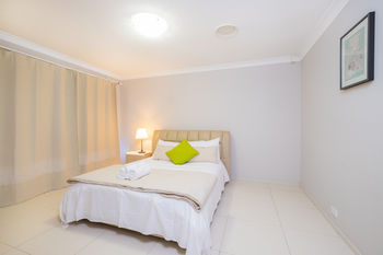Getaway Holiday House Bankstown - Hervey Bay Accommodation 6
