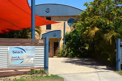 Beach House Redcliffe - Hervey Bay Accommodation 1