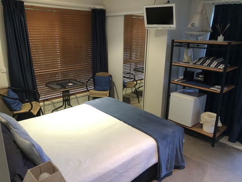 Beach House Redcliffe - Hervey Bay Accommodation 2