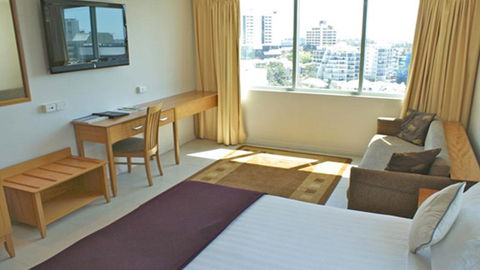BEST WESTERN Astor Metropole Hotel And Apartments - Hervey Bay Accommodation 1