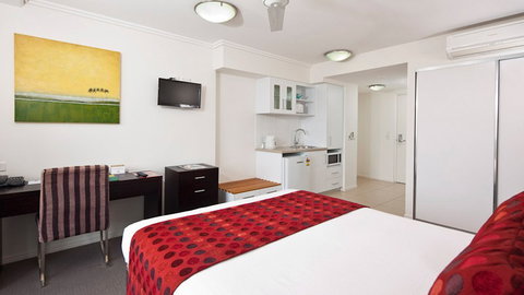 BEST WESTERN PLUS Cairns Central Apartments - Hervey Bay Accommodation 1