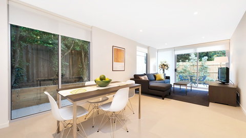 Best Western Plus The Tudor Box Hill - Hervey Bay Accommodation 0