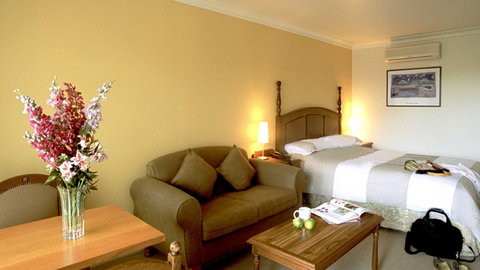 Best Western Plus The Tudor Box Hill - Hervey Bay Accommodation 1