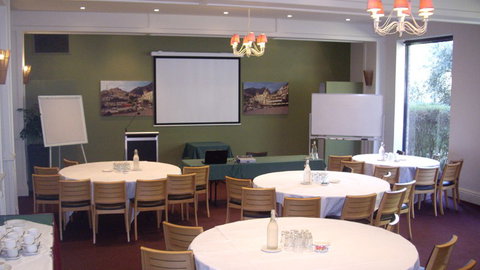 Best Western Plus The Tudor Box Hill - Hervey Bay Accommodation 3