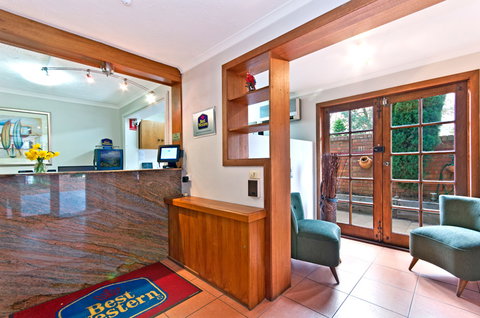 BEST WESTERN Tudor Motor Inn - Hervey Bay Accommodation 1