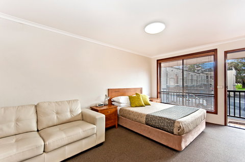 BEST WESTERN Tudor Motor Inn - Hervey Bay Accommodation 2