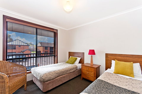 BEST WESTERN Tudor Motor Inn - Hervey Bay Accommodation 3