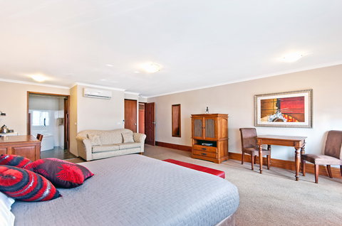 BEST WESTERN Tudor Motor Inn - Hervey Bay Accommodation 6