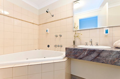 BEST WESTERN Tudor Motor Inn - Hervey Bay Accommodation 8