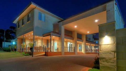 BEST WESTERN PLUS Kalbarri Edge Resort - Hervey Bay Accommodation 3