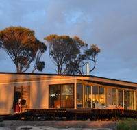 Sawyers Bay Shacks - Hervey Bay Accommodation