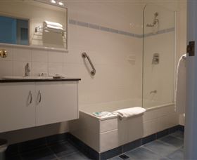 Mayfair Plaza Motel - Hervey Bay Accommodation 3