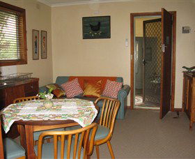 Lyrebird Cottage - Hervey Bay Accommodation 1