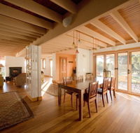 Mountain Seas Arts and Wilderness Retreat - Hervey Bay Accommodation