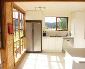 Pinot Cottage On Charles Reuben Estate - Hervey Bay Accommodation 5