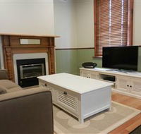 Myrtle Cottage - Hervey Bay Accommodation