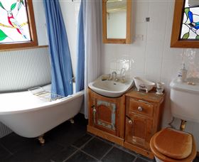 Peck's On Pine Victorian Cottage - Hervey Bay Accommodation 0