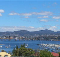 Ashwood Apartments - Lindisfarne - Hervey Bay Accommodation