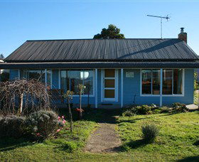 Castaway Cottage - Hervey Bay Accommodation 0