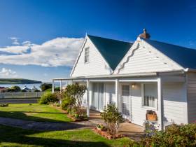 Abbey's Cottage - Hervey Bay Accommodation 0