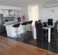 Tuckers Rocks Cottage - Hervey Bay Accommodation
