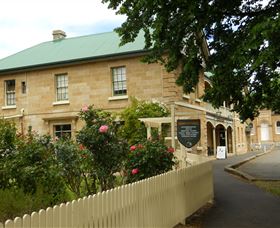 Ross Hotel - Hervey Bay Accommodation 0