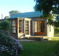 Stanley Lakeside Spa Cabins - Hervey Bay Accommodation
