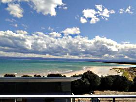 Freycinet Beach Apartments - Hervey Bay Accommodation 0