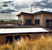 King Island Breaks - Porky's Beach House - Hervey Bay Accommodation