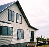 Sea View Cottages - Netherby Downs and A C View Cottage - Tourism Hervey Bay