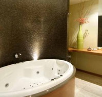 Hepburn Spa Pavilions - Saffron - Hervey Bay Accommodation