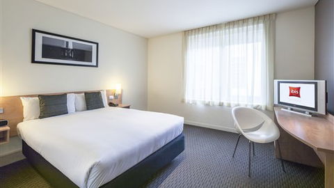 Ibis Melbourne Hotel And Apartments - Hervey Bay Accommodation 0