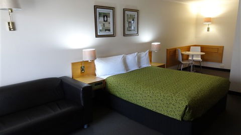 Hermitage Motor Inn - Hervey Bay Accommodation 1
