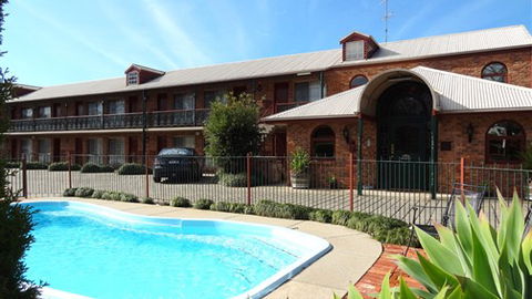 Hermitage Motor Inn - Hervey Bay Accommodation 3