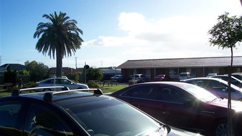 Geelong Golden Palms Motel - Hervey Bay Accommodation 2