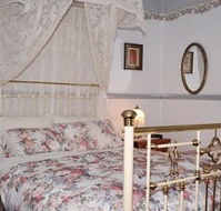 Cuddledoon Cottages BB - Hervey Bay Accommodation